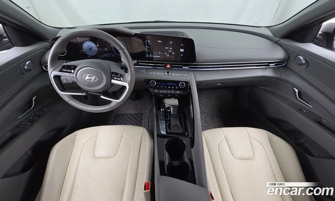 Hyundai Avante 2024 1.6 автомат (гидро), фото 7