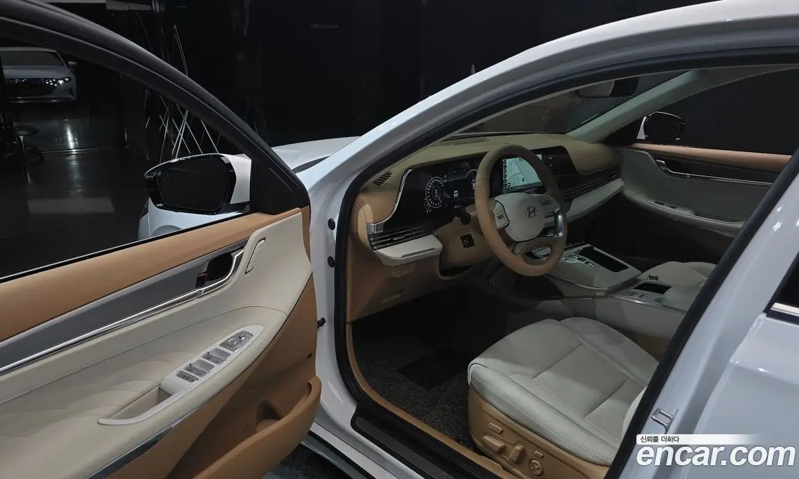 Hyundai Grandeur 2022 3.3 автомат (гидро), фото 13