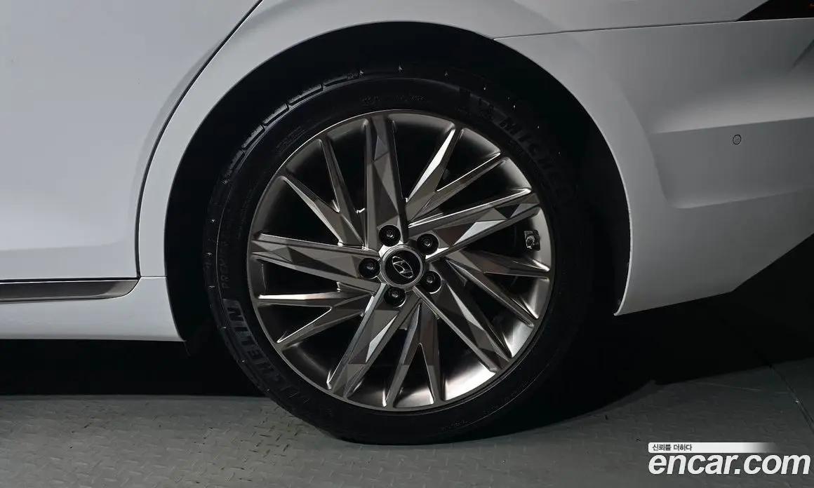 Hyundai Grandeur 2022 3.3 автомат (гидро), фото 7