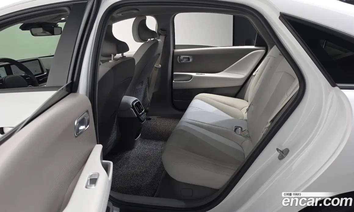 Hyundai Ioniq 6 2023 0.1 автомат (гидро), фото 17