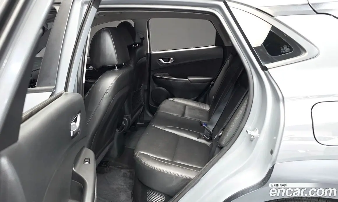 Hyundai Kona 2022 1.6 автомат (гидро), фото 12