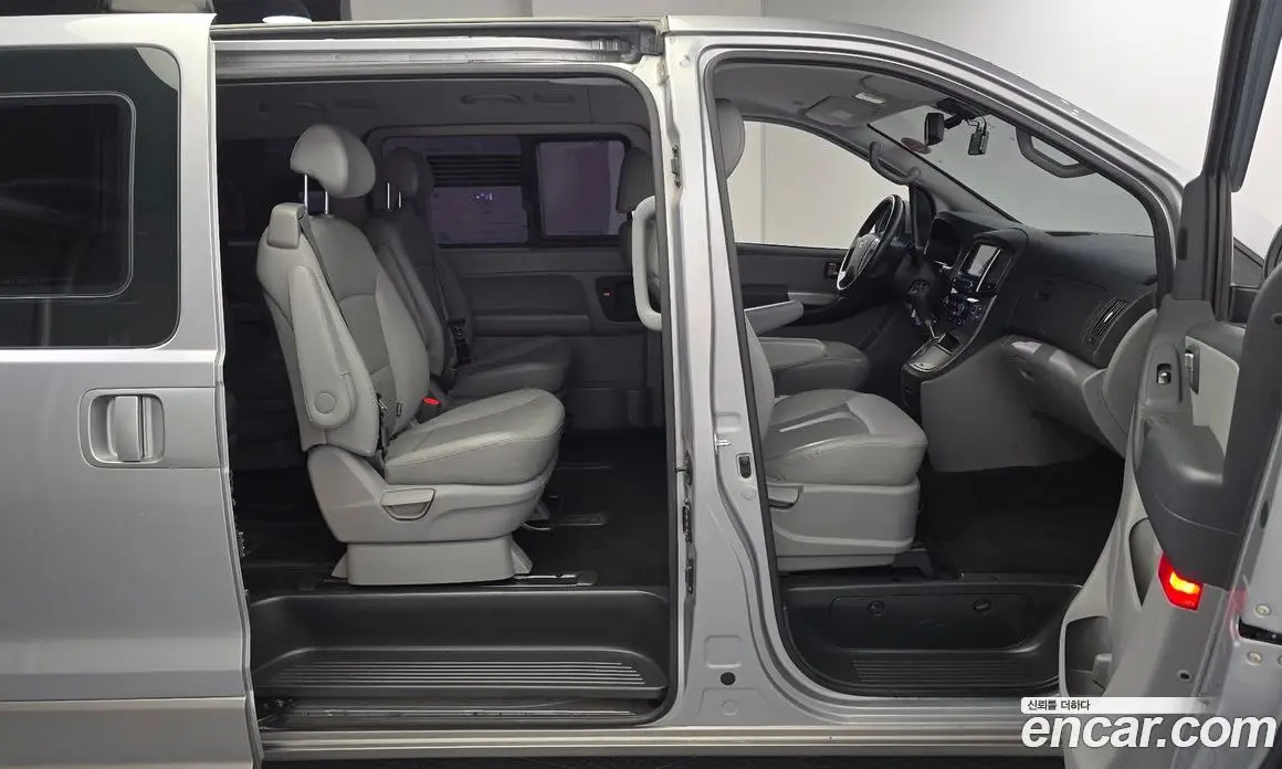 Hyundai Starex 2018 2.5 автомат (гидро), фото 17