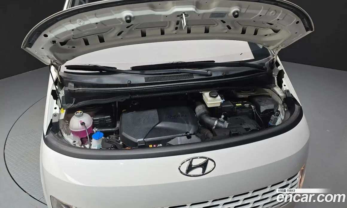 Hyundai Staria 2022 2.2 автомат (гидро), фото 6