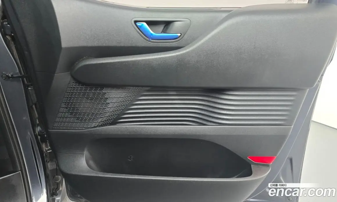 Hyundai Staria 2023 2.2 автомат (гидро), фото 15