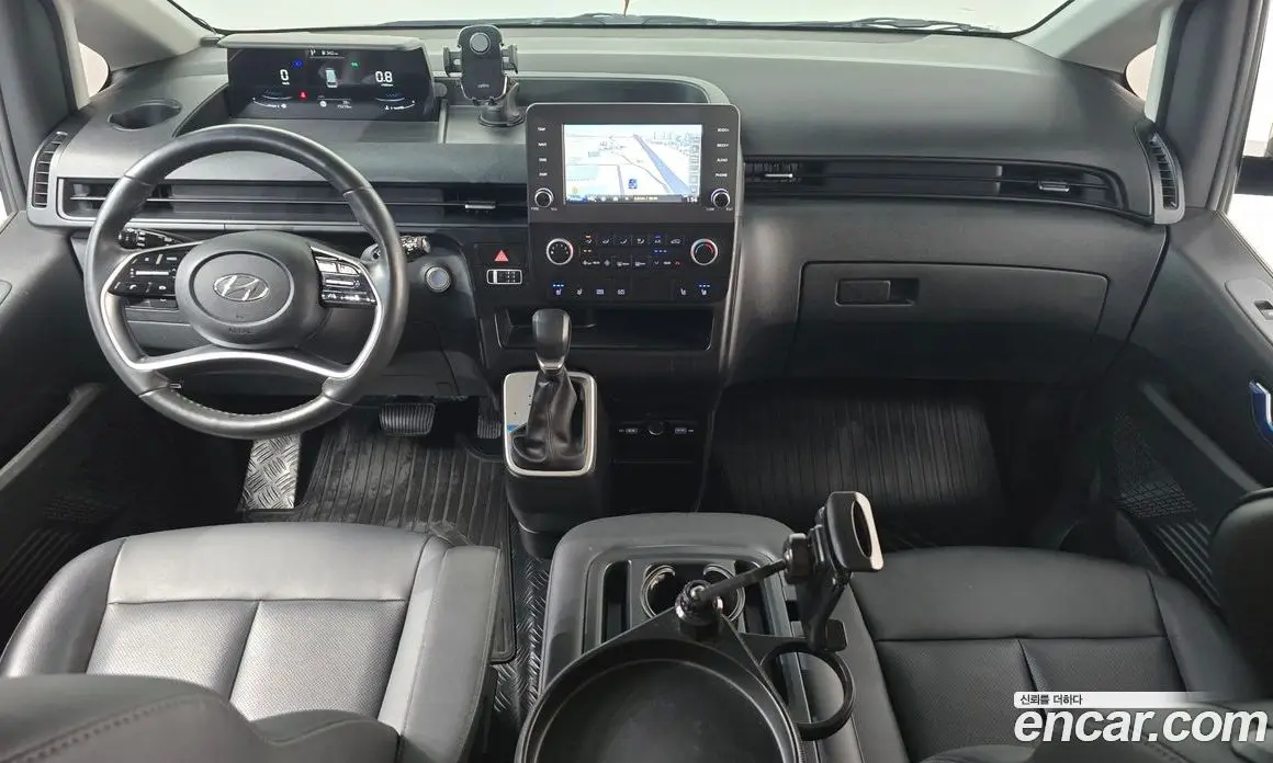 Hyundai Staria 2023 2.2 автомат (гидро), фото 10