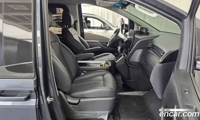 Hyundai Staria 2023 2.2 автомат (гидро), миниатюра 11 Hyundai Staria 2023 2.2 автомат (гидро), миниатюра 11