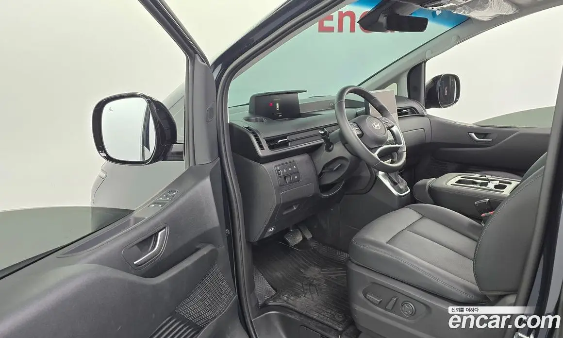 Hyundai Staria 2024 2.2 автомат (гидро), фото 13