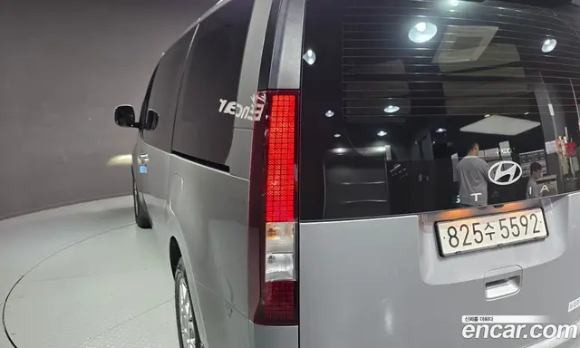 Hyundai Staria 2026 3.5 автомат (гидро), миниатюра 9