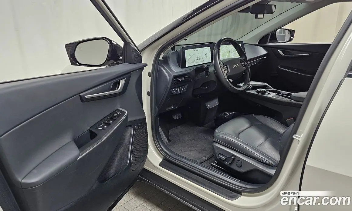 Kia EV6 2023 0.1 автомат (гидро), фото 13 Kia EV6 2023 0.1 автомат (гидро), фото 13