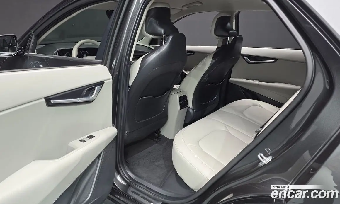 Kia Niro 2023 0.1 автомат (гидро), фото 18