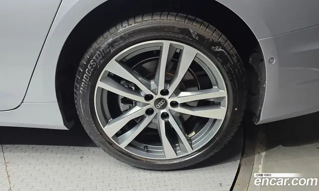 Audi A6 2022 2.0 автомат (гидро), миниатюра 7
