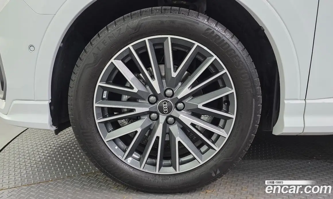 Audi Q3 2023 2.0 автомат (гидро), фото 5 Audi Q3 2023 2.0 автомат (гидро), фото 5