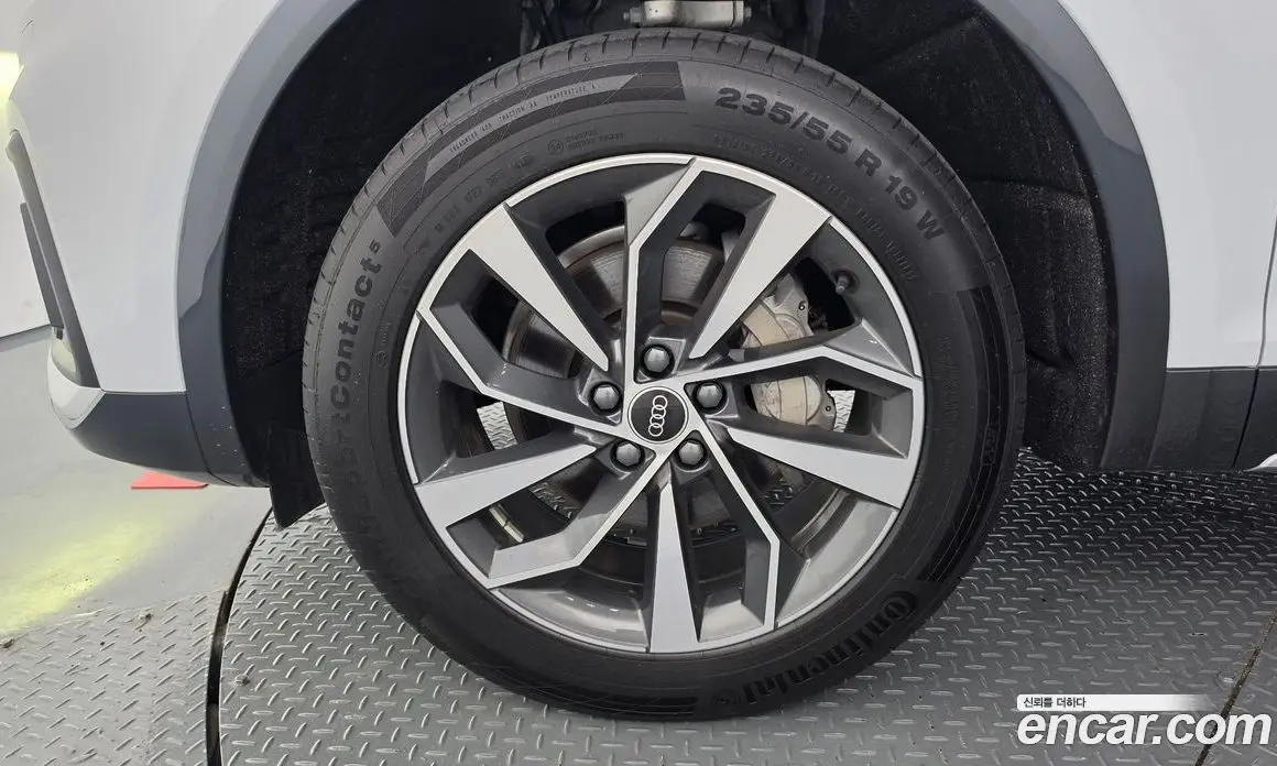 Audi Q5 2023 2.0 автомат (гидро), фото 5 Audi Q5 2023 2.0 автомат (гидро), фото 5