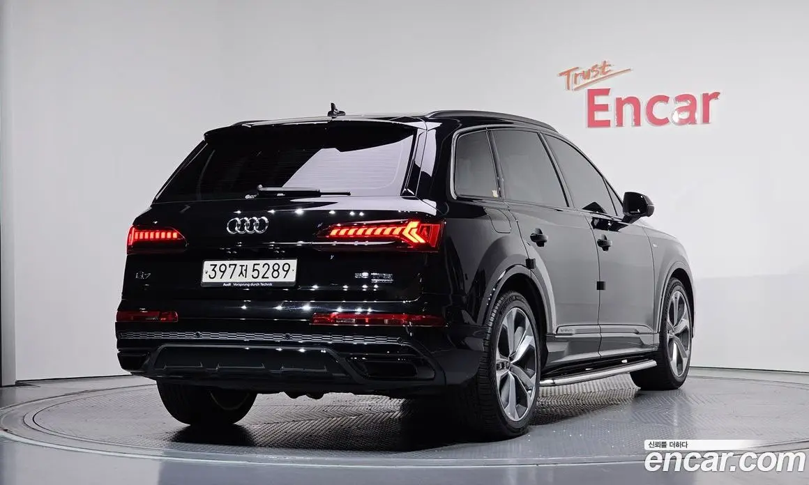 Audi Q7 2022 3.0 автомат (гидро), фото 1 Audi Q7 2022 3.0 автомат (гидро), фото 1