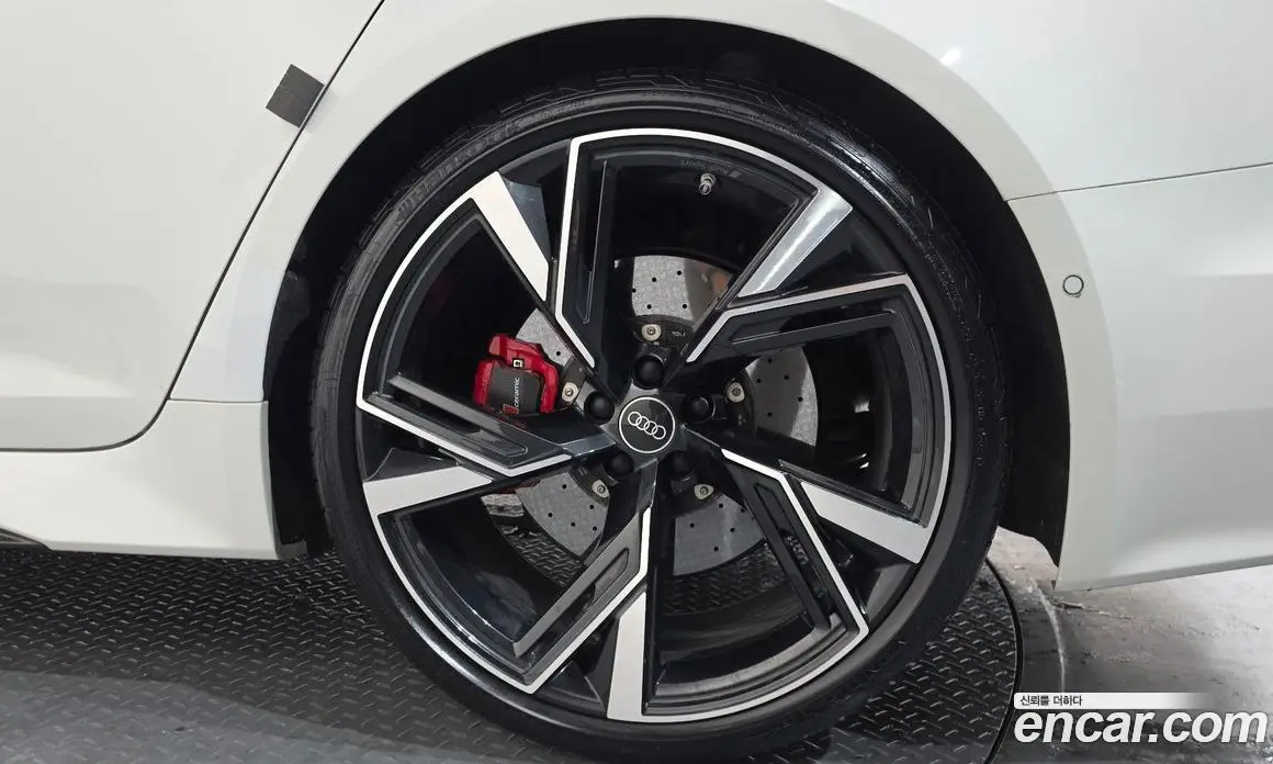 Audi RS6 2021 4.0 автомат (гидро), фото 7 Audi RS6 2021 4.0 автомат (гидро), фото 7