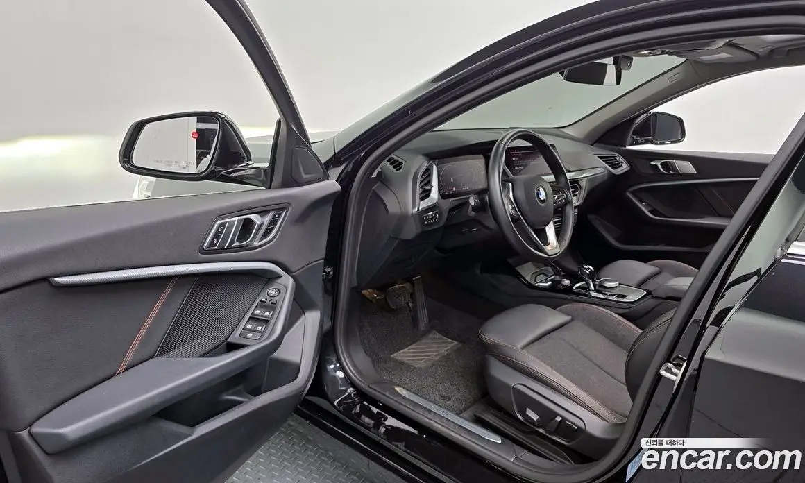 BMW 1 серия 2021 2.0 автомат (гидро), фото 13