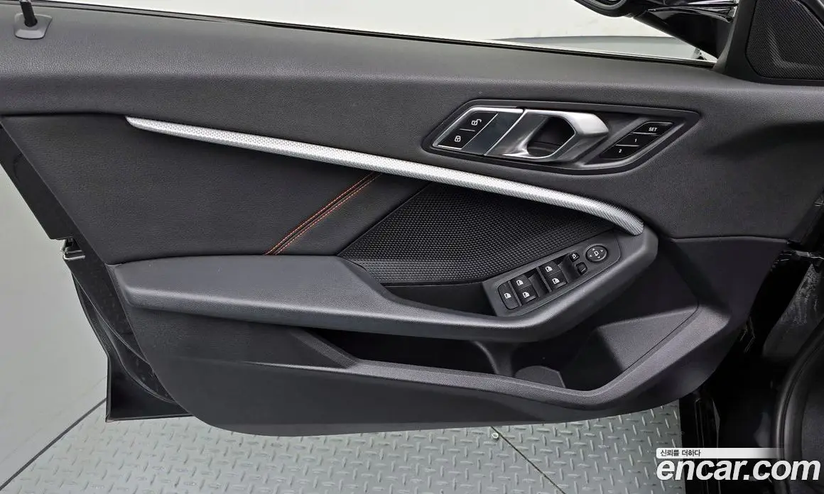 BMW 1 серия 2021 2.0 автомат (гидро), фото 14