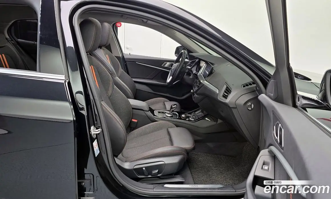 BMW 1 серия 2021 2.0 автомат (гидро), фото 17