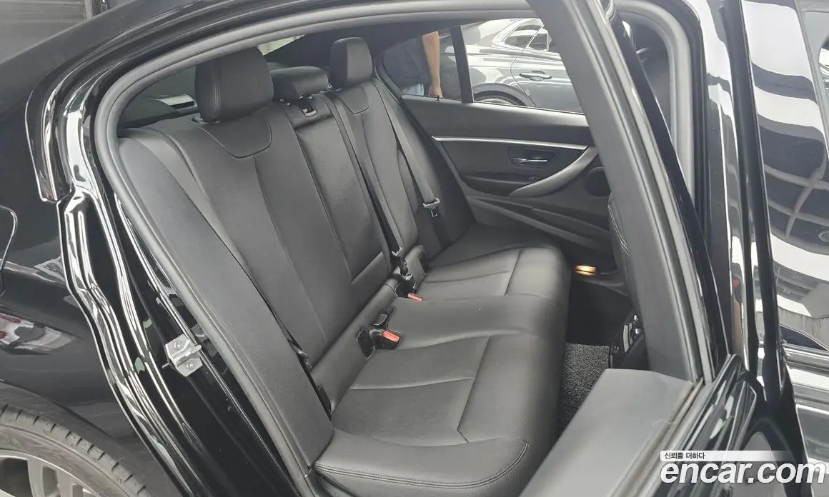 BMW 3 серия 2018 2.0 автомат (гидро), фото 17