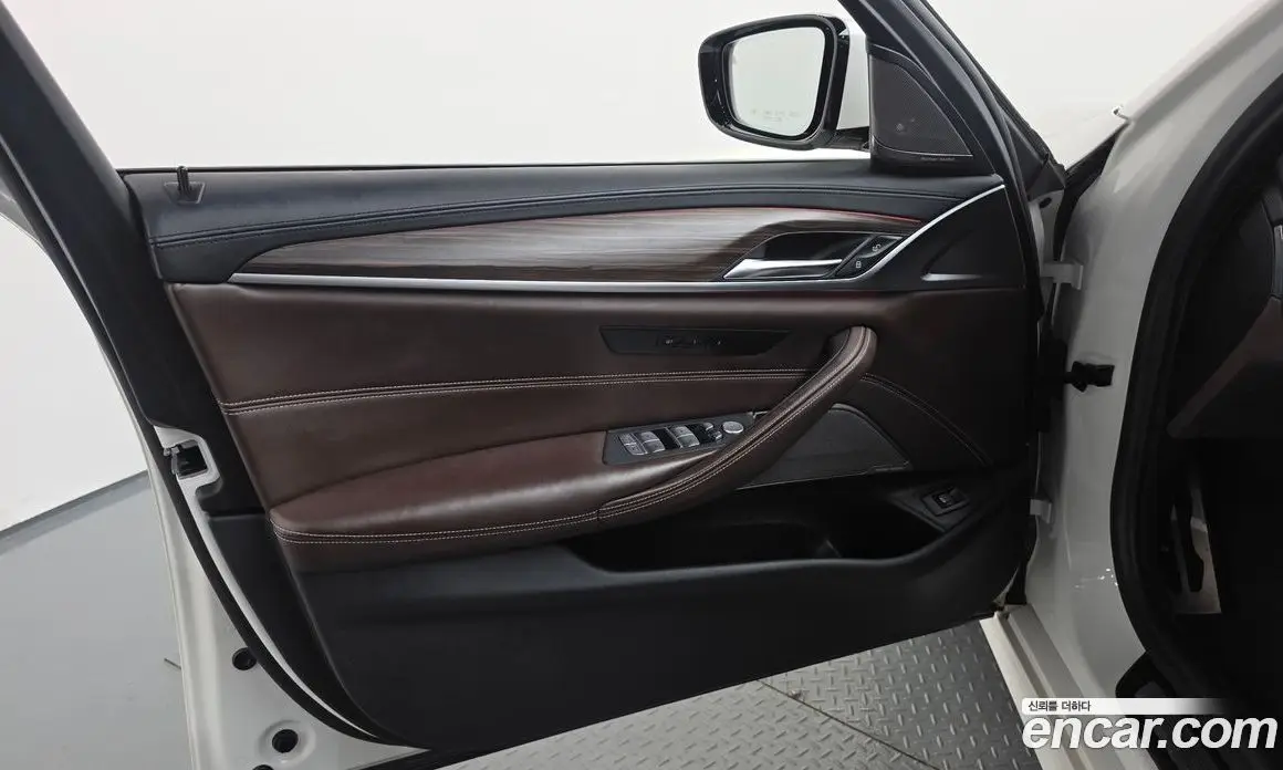 BMW 5 серия 2020 2.0 автомат (гидро), фото 14