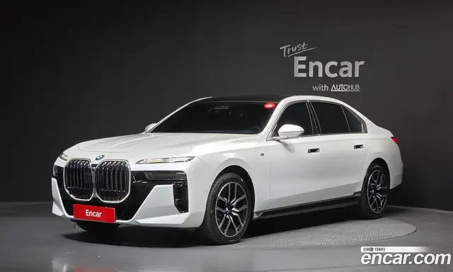 BMW 7 серия, 2023, 45 764 км