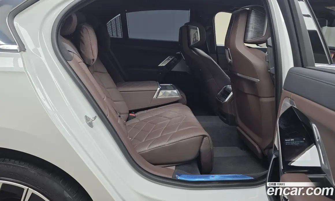 BMW 7 серия 2023 3.0 автомат (гидро), фото 17 BMW 7 серия 2023 3.0 автомат (гидро), фото 17