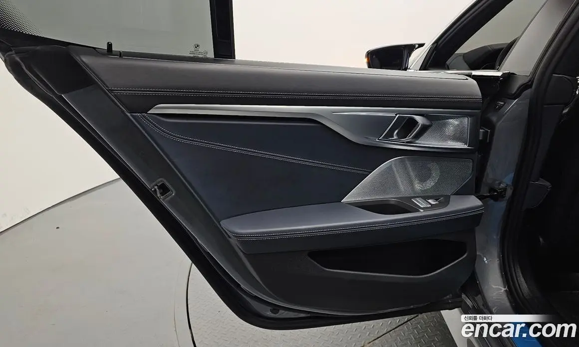BMW 8 серия 2022 4.4 автомат (гидро), фото 15 BMW 8 серия 2022 4.4 автомат (гидро), фото 15