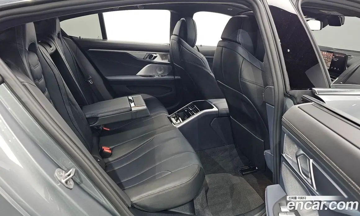 BMW 8 серия 2022 4.4 автомат (гидро), фото 17 BMW 8 серия 2022 4.4 автомат (гидро), фото 17