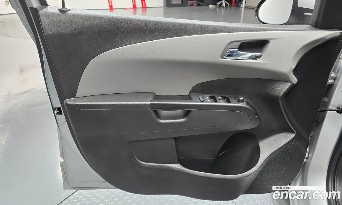 Chevrolet Aveo 2012 1.6 автомат (гидро), фото 14