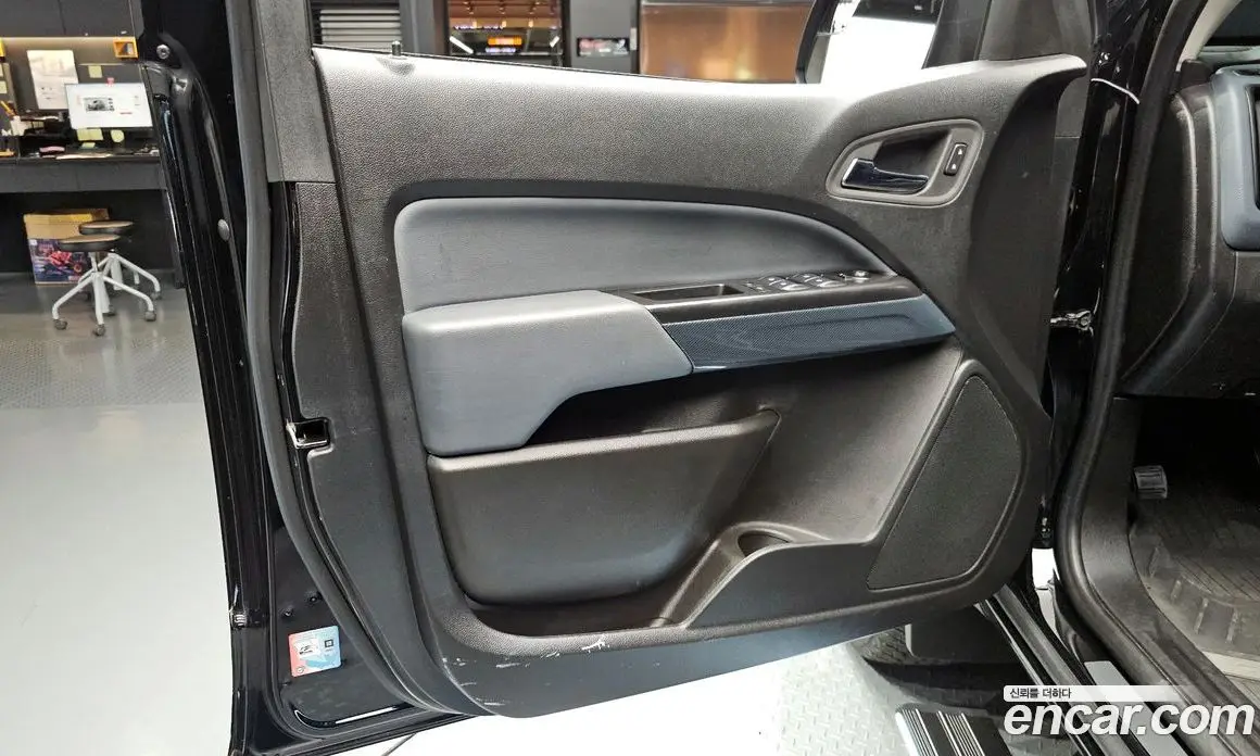 Chevrolet Colorado 2022 3.6 автомат (гидро), фото 14