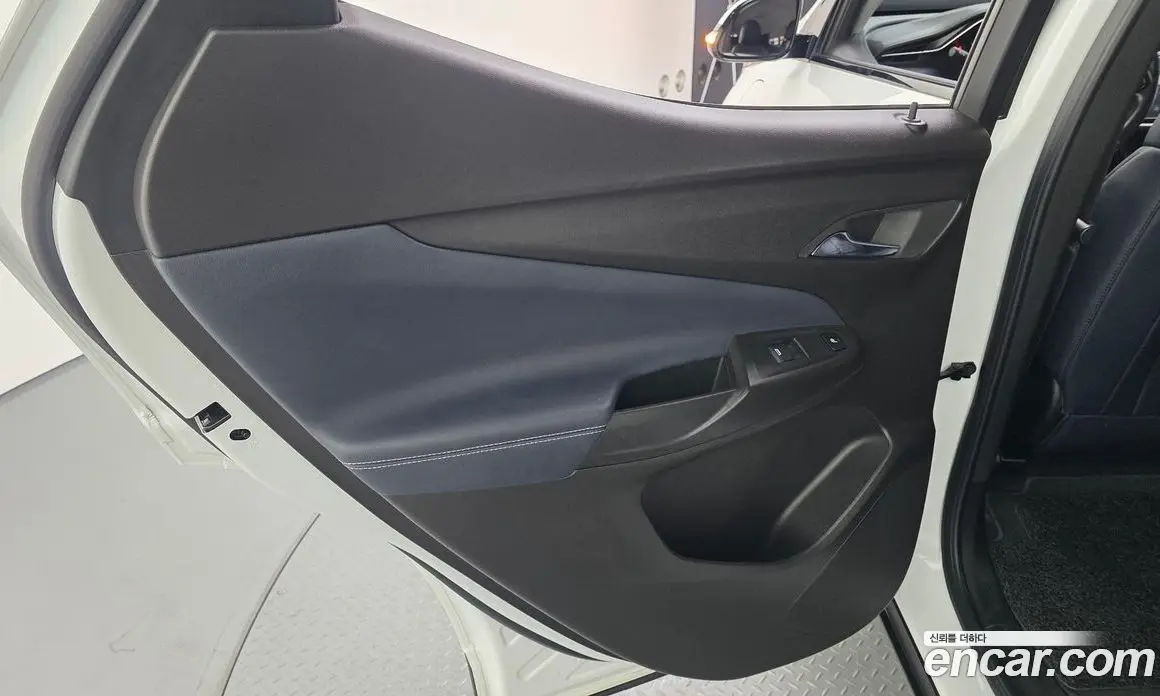 Chevrolet 볼트 EUV 2022 0.2 автомат (гидро), фото 15
