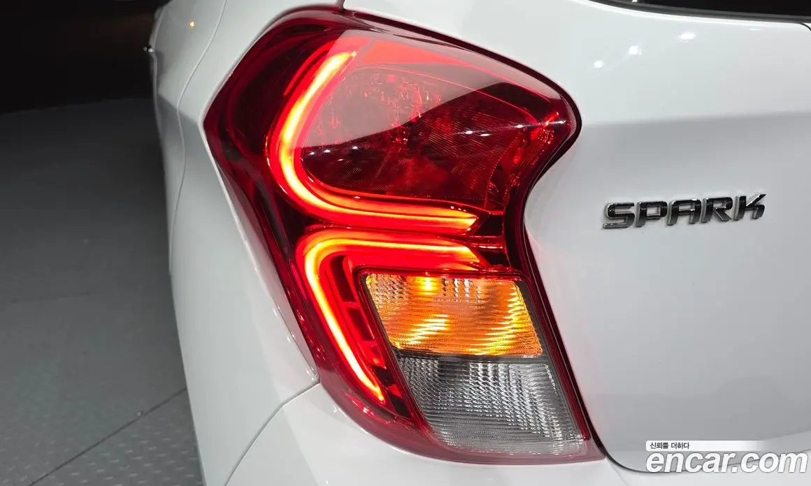 Chevrolet Spark 2016 1.0 автомат (гидро), фото 9