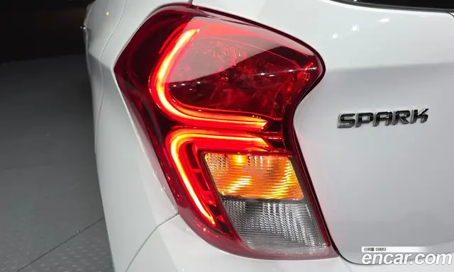 Chevrolet Spark 2016 1.0 автомат (гидро), миниатюра 9