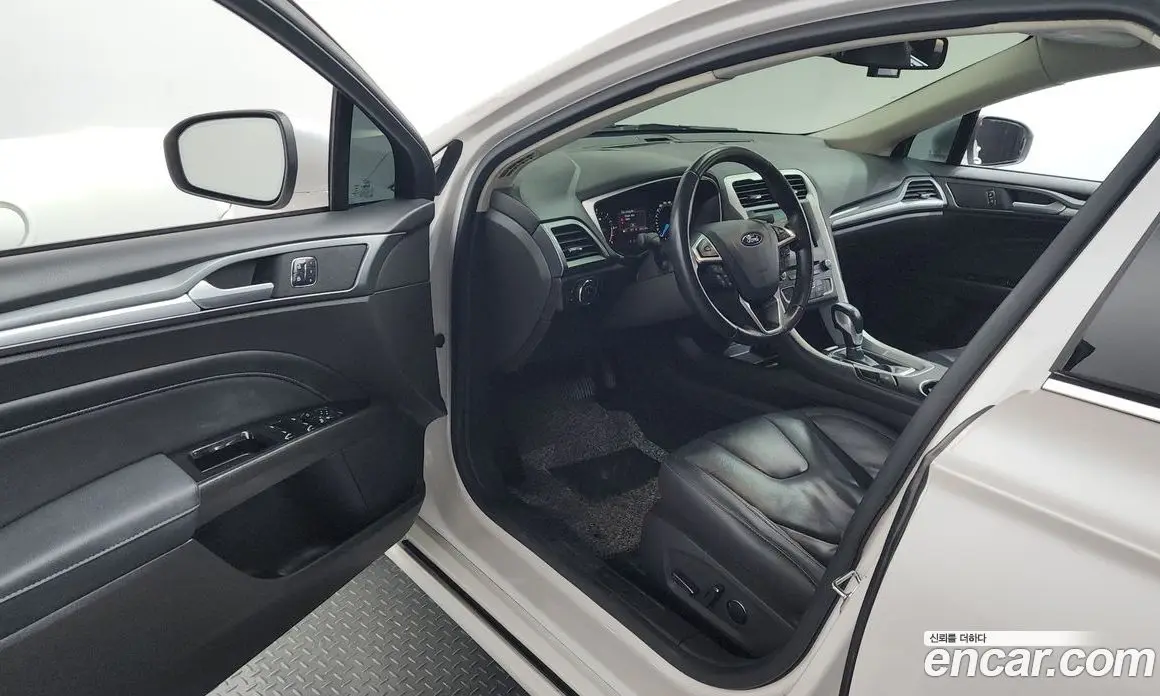 Ford Mondeo 2017 2.0 автомат (гидро), фото 13