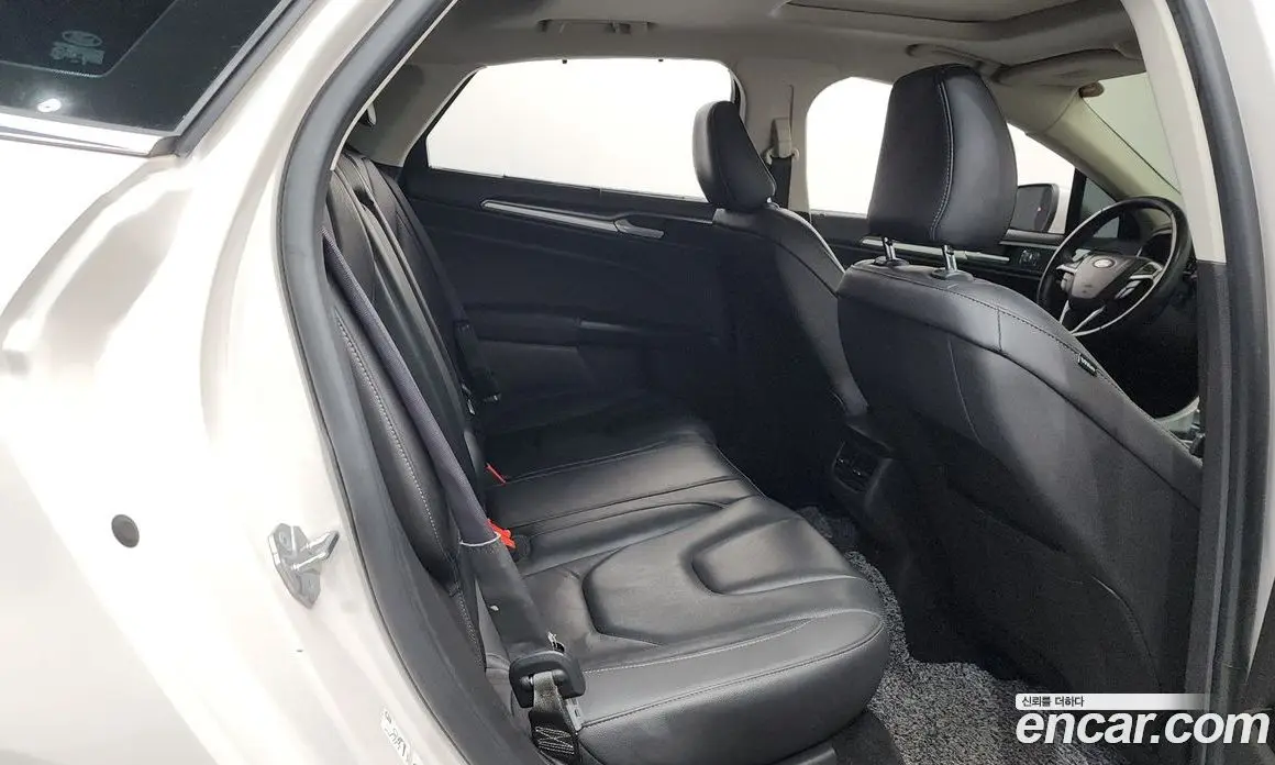 Ford Mondeo 2017 2.0 автомат (гидро), фото 17