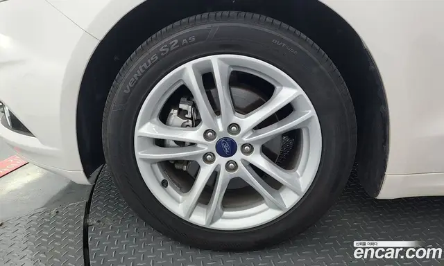 Ford Mondeo 2017 2.0 автомат (гидро), миниатюра 5