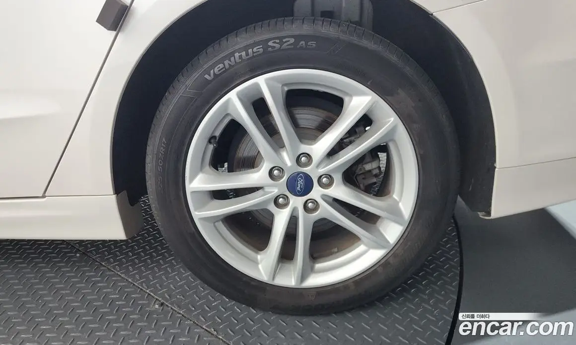 Ford Mondeo 2017 2.0 автомат (гидро), фото 7