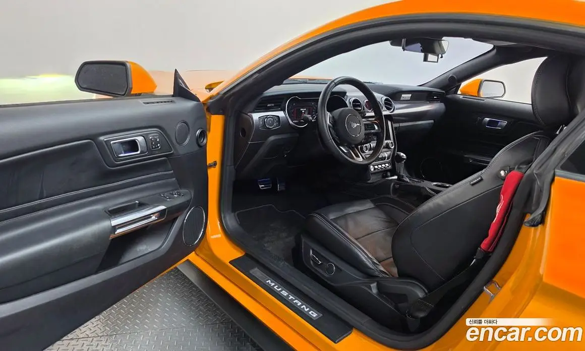 Ford Mustang 2019 2.3 автомат (гидро), фото 13 Ford Mustang 2019 2.3 автомат (гидро), фото 13