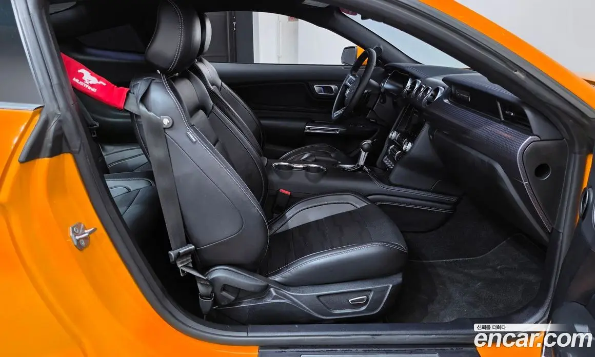 Ford Mustang 2019 2.3 автомат (гидро), фото 16 Ford Mustang 2019 2.3 автомат (гидро), фото 16