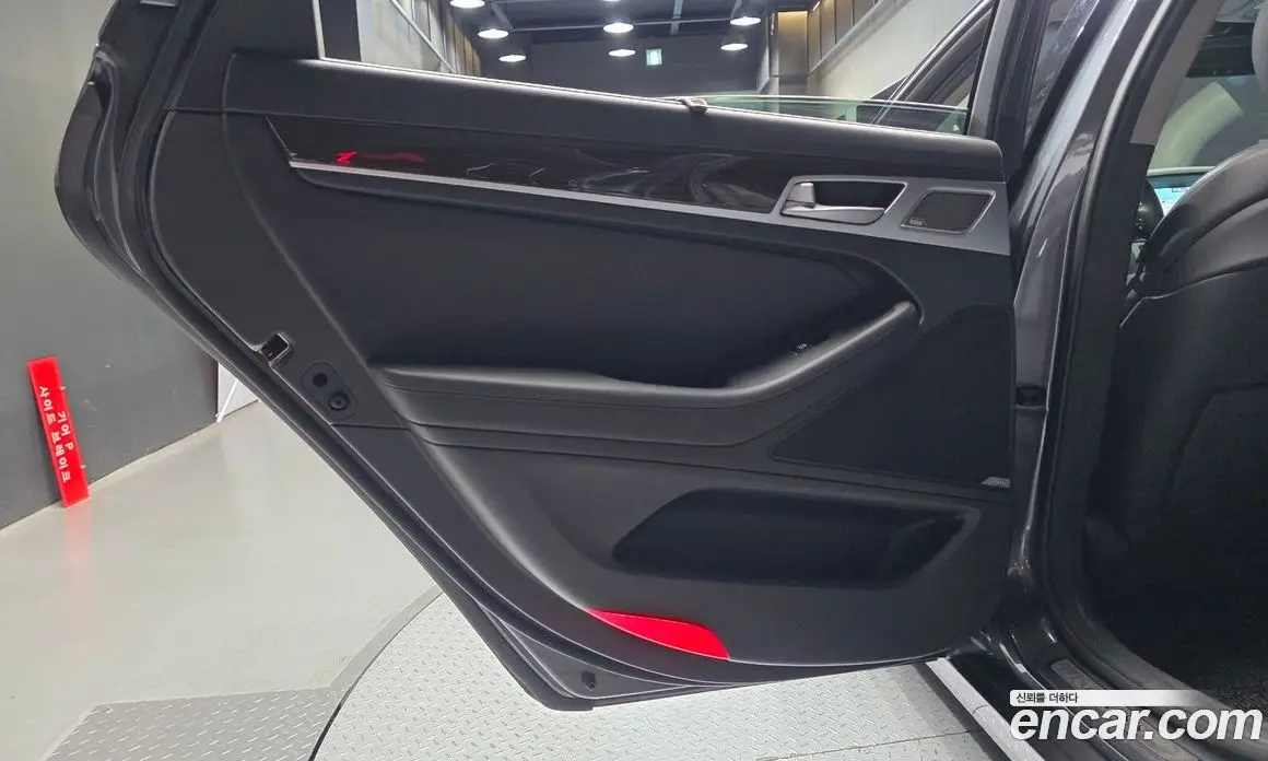 Genesis G80 2016 3.3 автомат (гидро), фото 15 Genesis G80 2016 3.3 автомат (гидро), фото 15