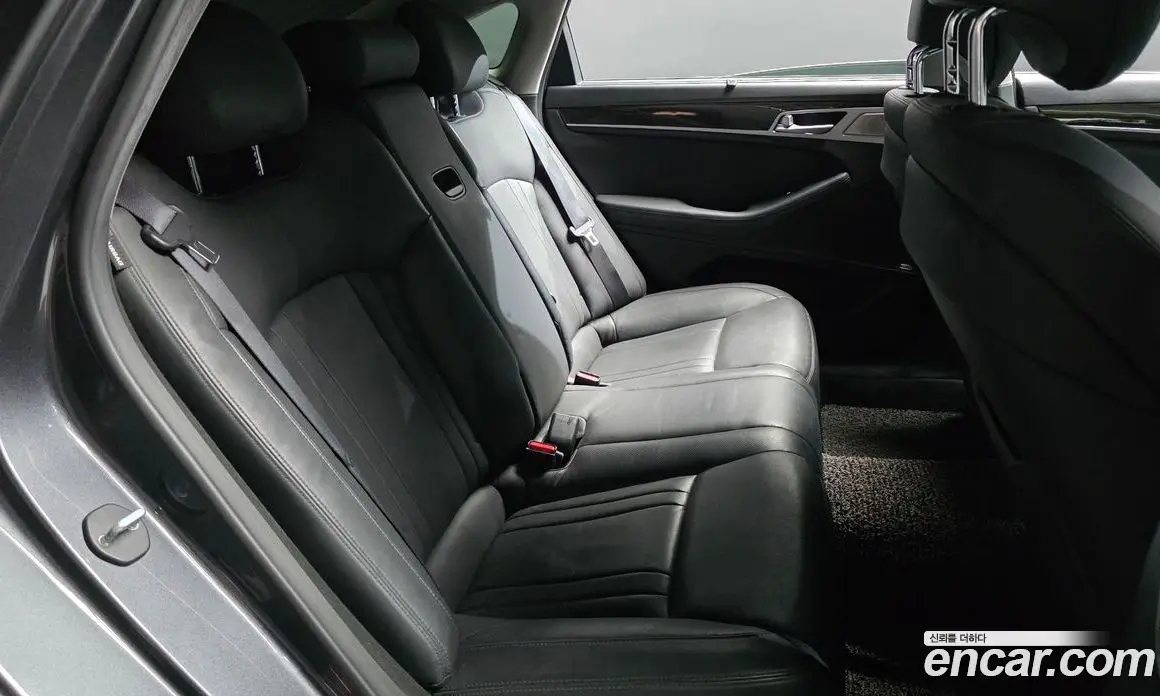 Genesis G80 2016 3.3 автомат (гидро), фото 17 Genesis G80 2016 3.3 автомат (гидро), фото 17
