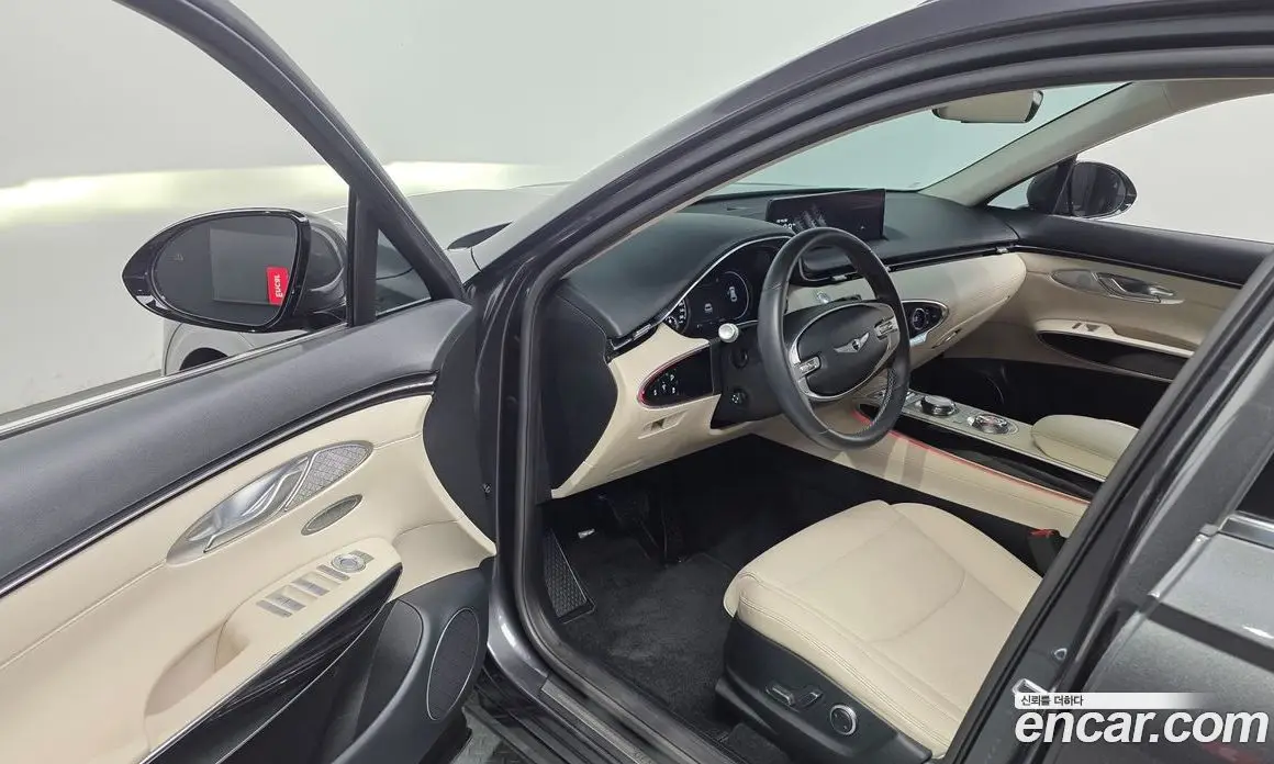 Genesis GV70 2021 2.5 автомат (гидро), фото 13 Genesis GV70 2021 2.5 автомат (гидро), фото 13