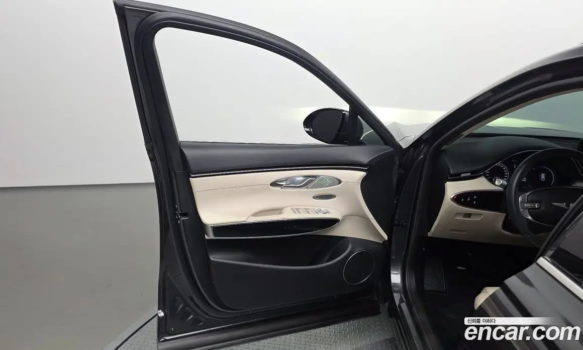 Genesis GV70 2021 2.5 автомат (гидро), фото 14 Genesis GV70 2021 2.5 автомат (гидро), фото 14