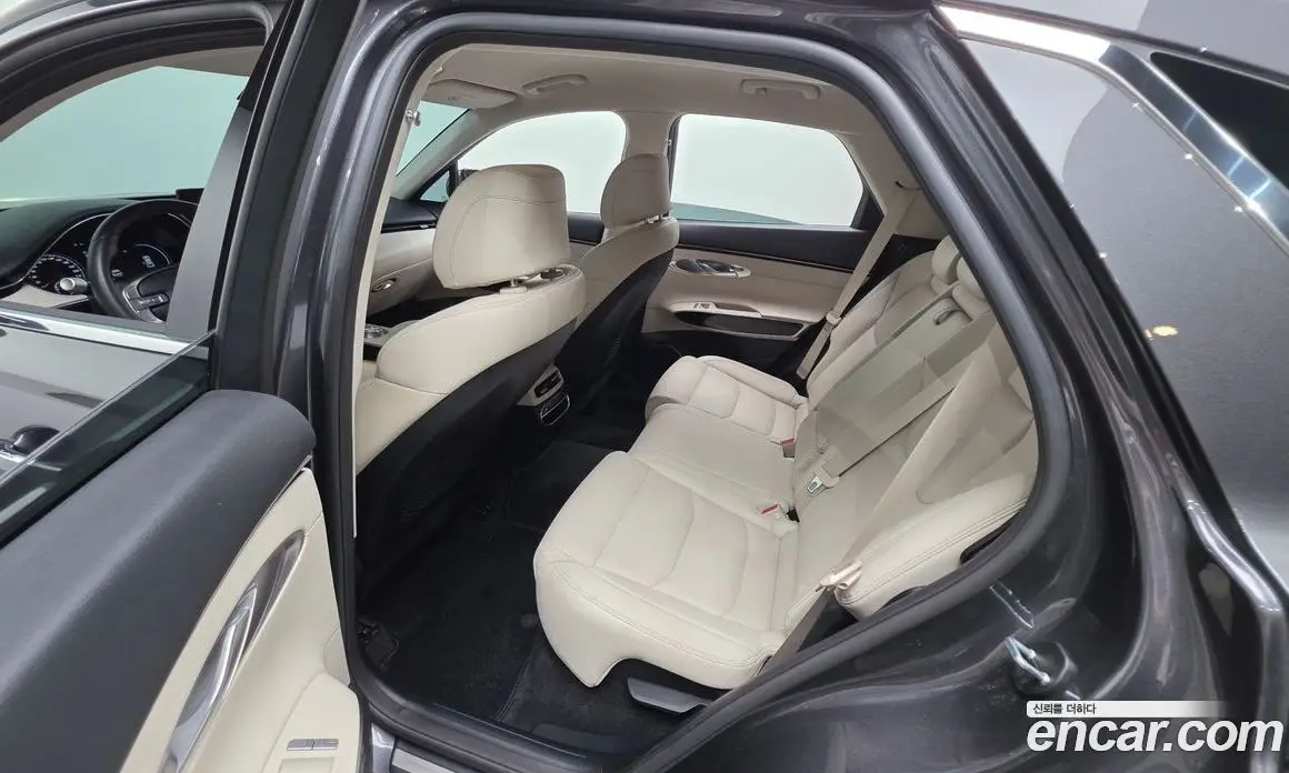 Genesis GV70 2021 2.5 автомат (гидро), фото 16 Genesis GV70 2021 2.5 автомат (гидро), фото 16
