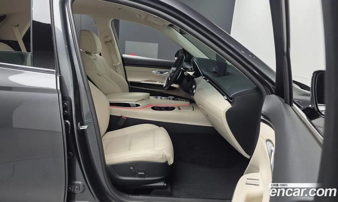 Genesis GV70 2021 2.5 автомат (гидро), фото 17 Genesis GV70 2021 2.5 автомат (гидро), фото 17