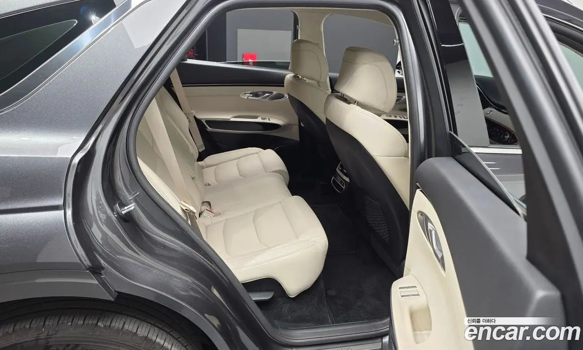 Genesis GV70 2021 2.5 автомат (гидро), фото 18 Genesis GV70 2021 2.5 автомат (гидро), фото 18