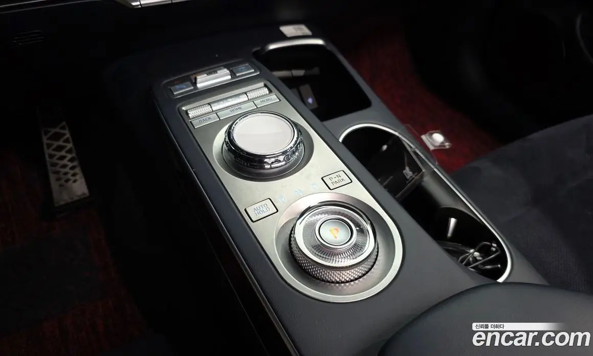 Genesis GV70 2021 2.5 автомат (гидро), фото 11 Genesis GV70 2021 2.5 автомат (гидро), фото 11