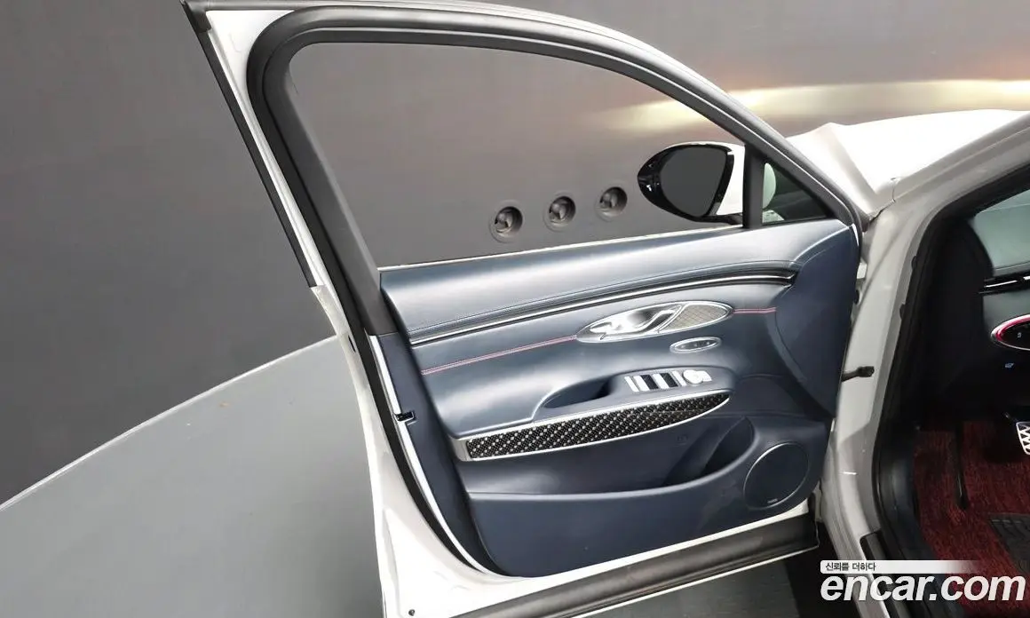 Genesis GV70 2021 2.5 автомат (гидро), фото 13 Genesis GV70 2021 2.5 автомат (гидро), фото 13