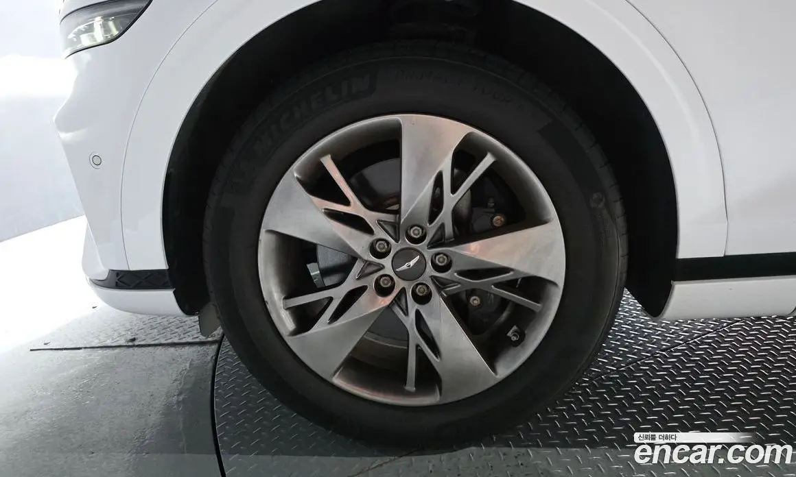 Genesis GV70 2021 2.5 автомат (гидро), фото 4 Genesis GV70 2021 2.5 автомат (гидро), фото 4