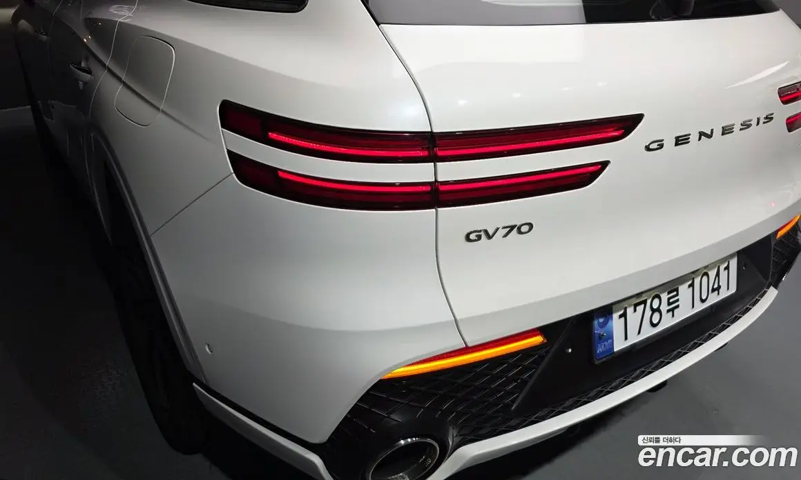 Genesis GV70 2021 2.5 автомат (гидро), фото 8 Genesis GV70 2021 2.5 автомат (гидро), фото 8